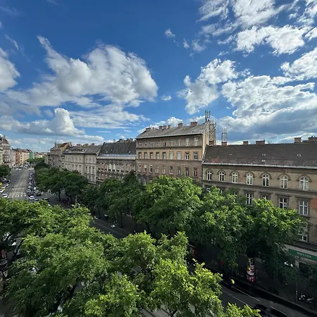 Luxurious Elizabeth St With Sauna Apartmán