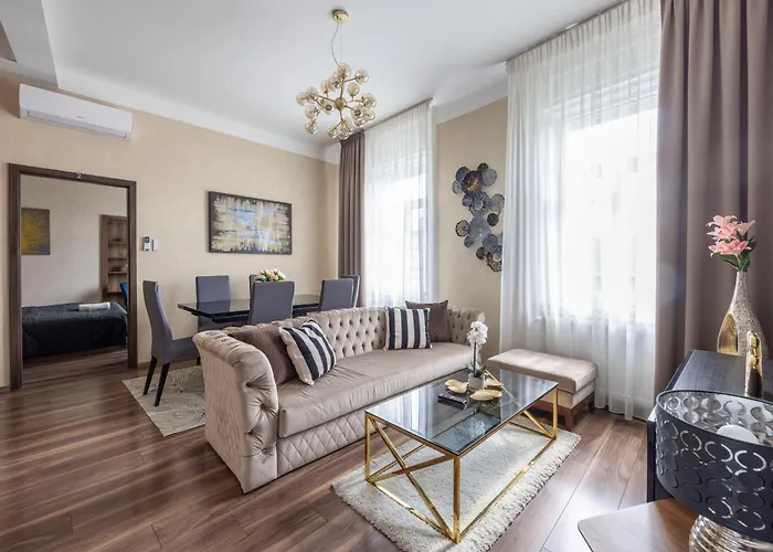 Luxurious Elizabeth St With Sauna